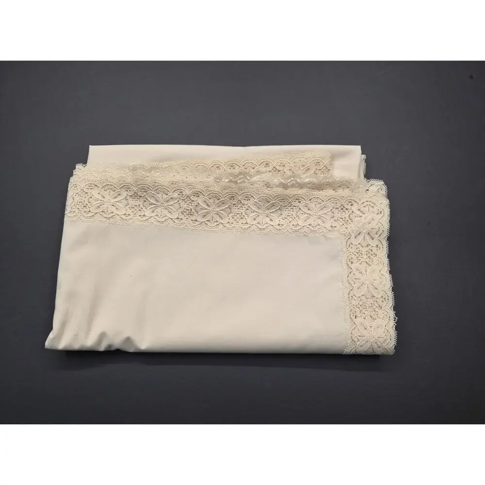 Vintage Ivory Linen And Lace Table Cloth 80 × 64
